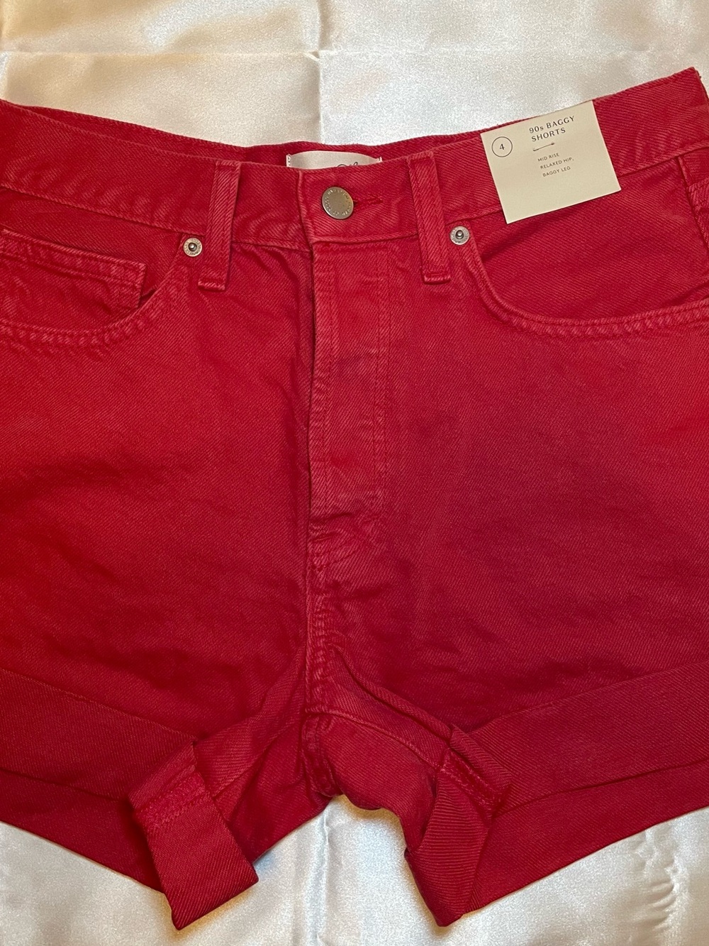 NWT Universal Thread Women’s 90s Baggy Denim Shorts Mid Rise Cuffed Red Size 4